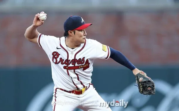 김하성 226일 만에 복귀전 어땠나…'기대 타율 0.480' 안타 삭제 호수비 명불허전→볼넷으로 출루까지